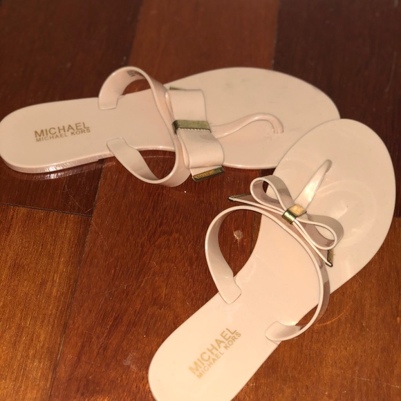NWOT MICHAEL KORS Thong Sandals - Picture 5 of 6